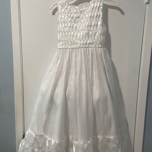 Girls flower girls dress size 8.